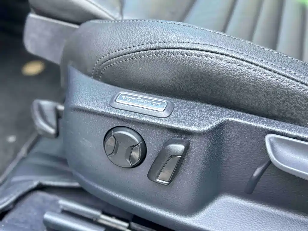 Volkswagen Viloran 2018 380TSI Two-Wheel Drive Comfort Edition 2017 - thumbnail 14