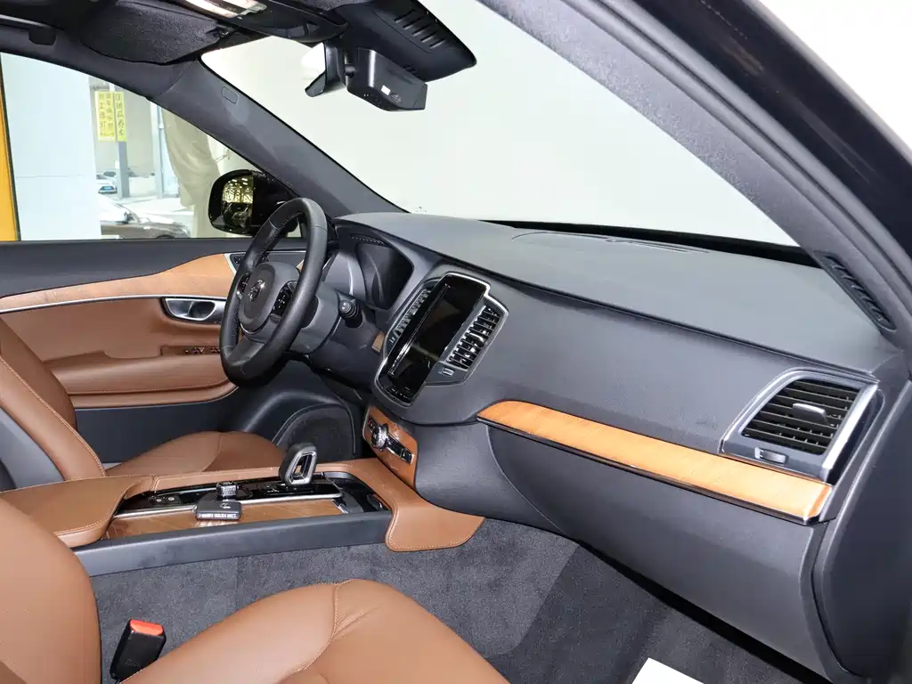 Volvo Volvo XC90 2025 B5 Momentum Luxury 5-seat 2024 - thumbnail 7
