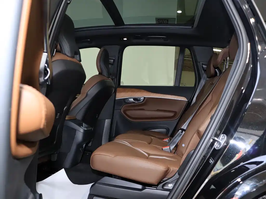 Volvo Volvo XC90 2025 B5 Momentum Luxury 5-seat 2024 - thumbnail 10