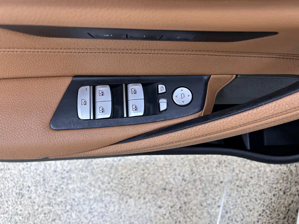 BMW BMW 5 Series 2018 Model Year Facelift 530Li Leading Type M Sport Package 2018 - thumbnail 11