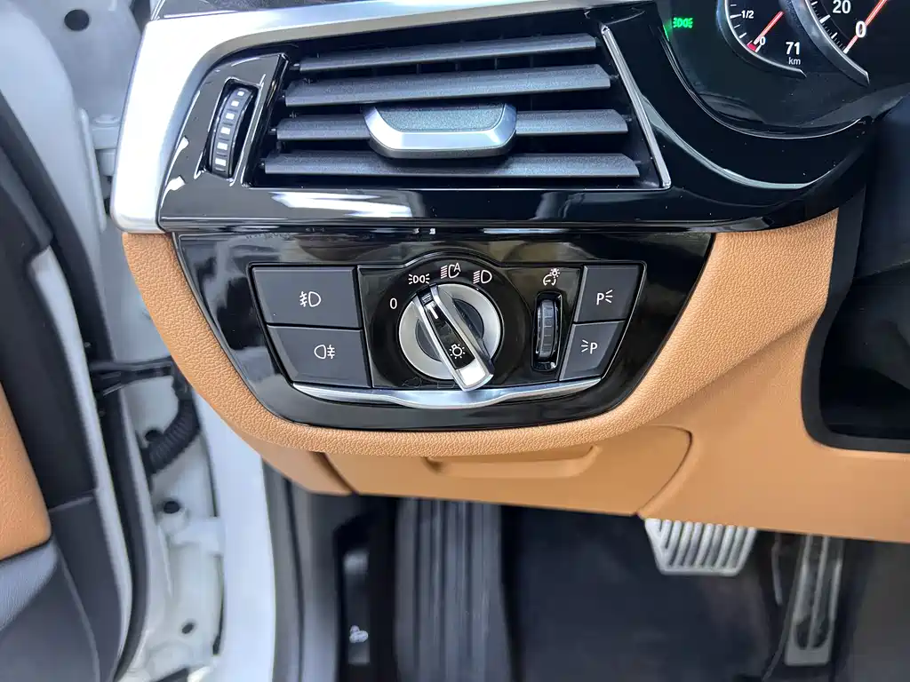 BMW BMW 5 Series 2018 Model Year Facelift 530Li Leading Type M Sport Package 2018 - thumbnail 19