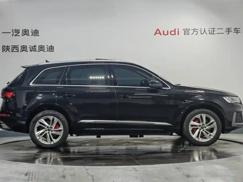 Audi Audi Q7 2023 45 TFSI quattro S line Sport Package 2024 - thumbnail 3