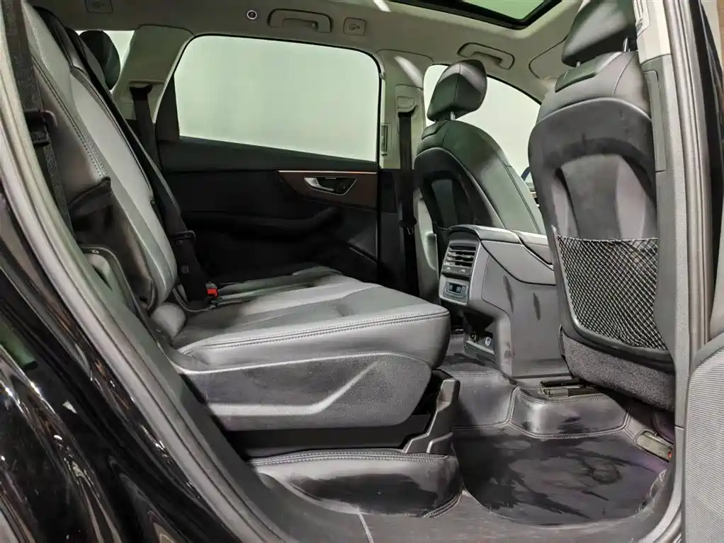 Audi Audi Q7 2023 45 TFSI quattro S line Sport Package 2024 - thumbnail 6