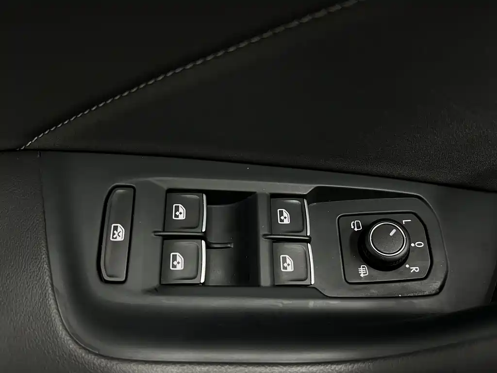 Volkswagen FAW-Volkswagen CC 2021 380TSI Dazzling Edition 2022 - thumbnail 24