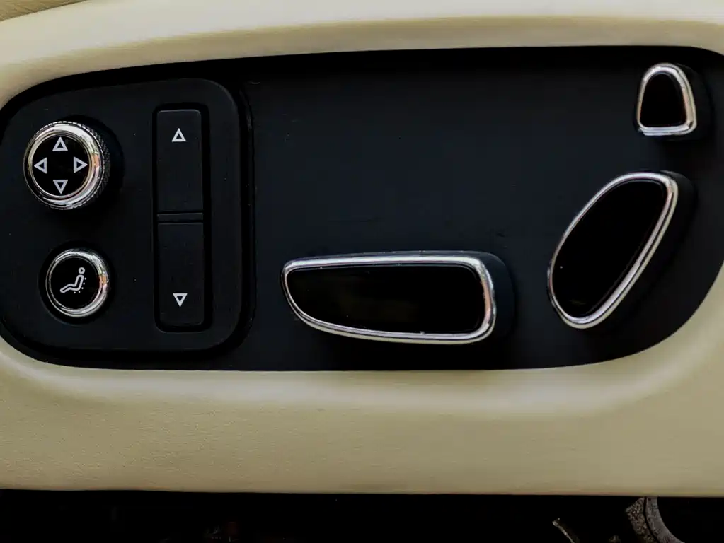 Bentley Mulsanne 2011 6.8T Luxury Edition 2011 - thumbnail 16