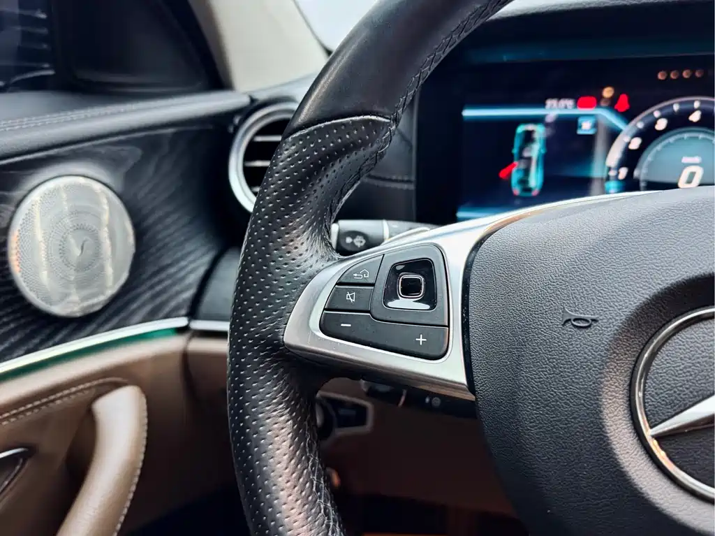 Mercedes-Benz Mercedes-Benz E-Class 2018 E 200 L Sport 2018 - thumbnail 11