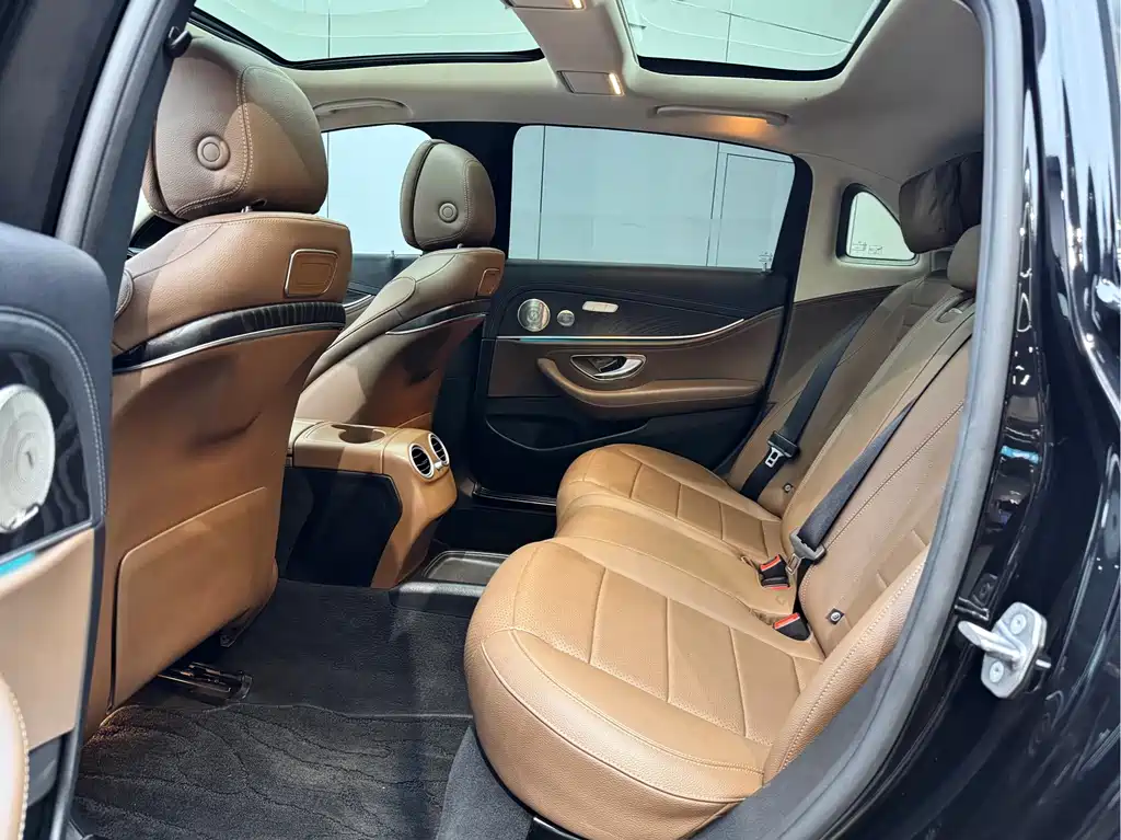 Mercedes-Benz Mercedes-Benz E-Class 2018 E 200 L Sport 2018 - thumbnail 20
