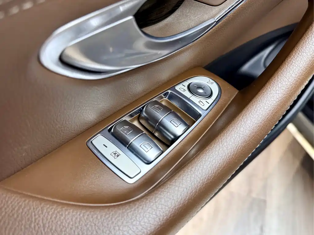 Mercedes-Benz Mercedes-Benz E-Class 2018 E 200 L Sport 2018 - thumbnail 22