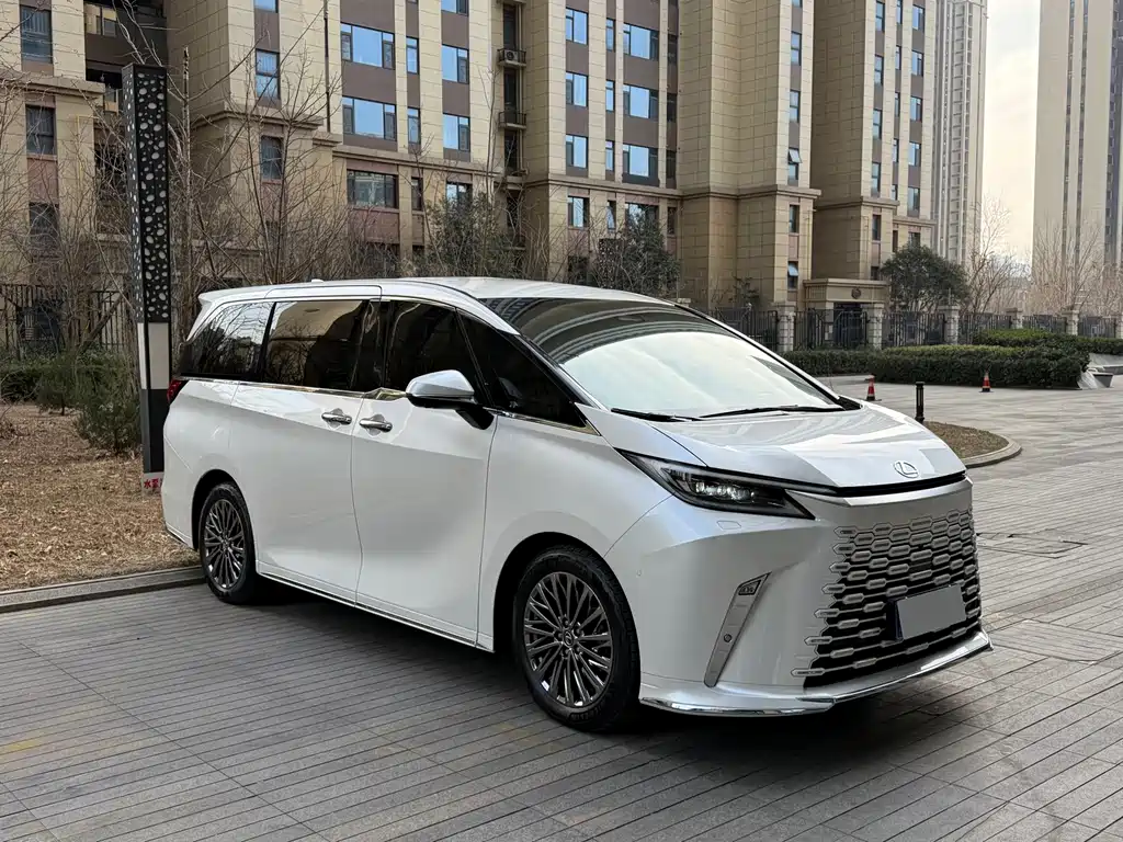 Lexus Lexus LM 300h Six-Seat Executive Edition 2025 2025 - thumbnail 4