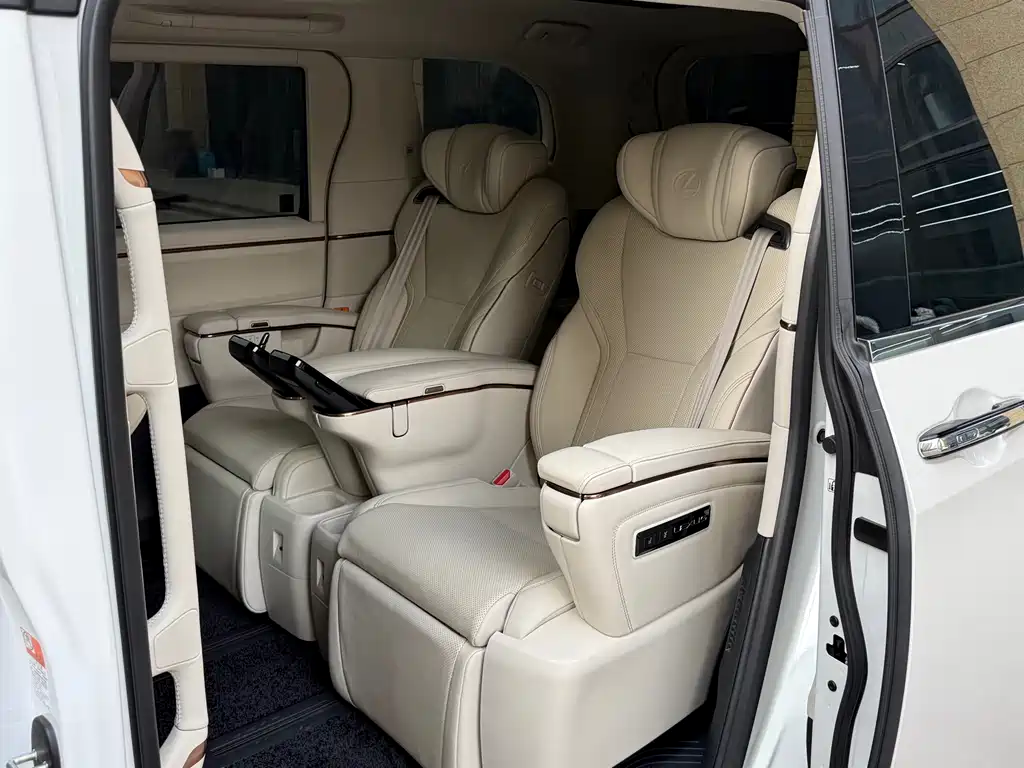 Lexus Lexus LM 300h Six-Seat Executive Edition 2025 2025 - thumbnail 12