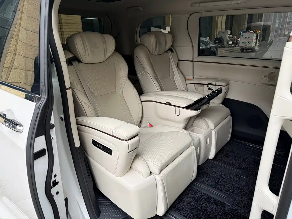 Lexus Lexus LM 300h Six-Seat Executive Edition 2025 2025 - thumbnail 13