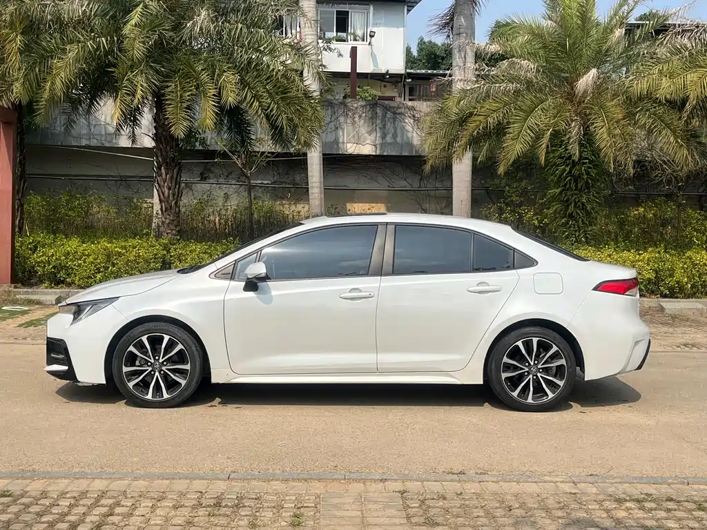 Toyota Toyota Corolla 2021 185T CVT Sport Edition 2021 - thumbnail 2