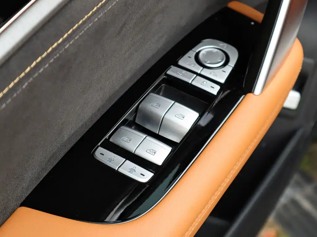 BYD BYD Tang NEV 2023 DM-i Champion Edition 112KM Premium Model 2023 - thumbnail 7