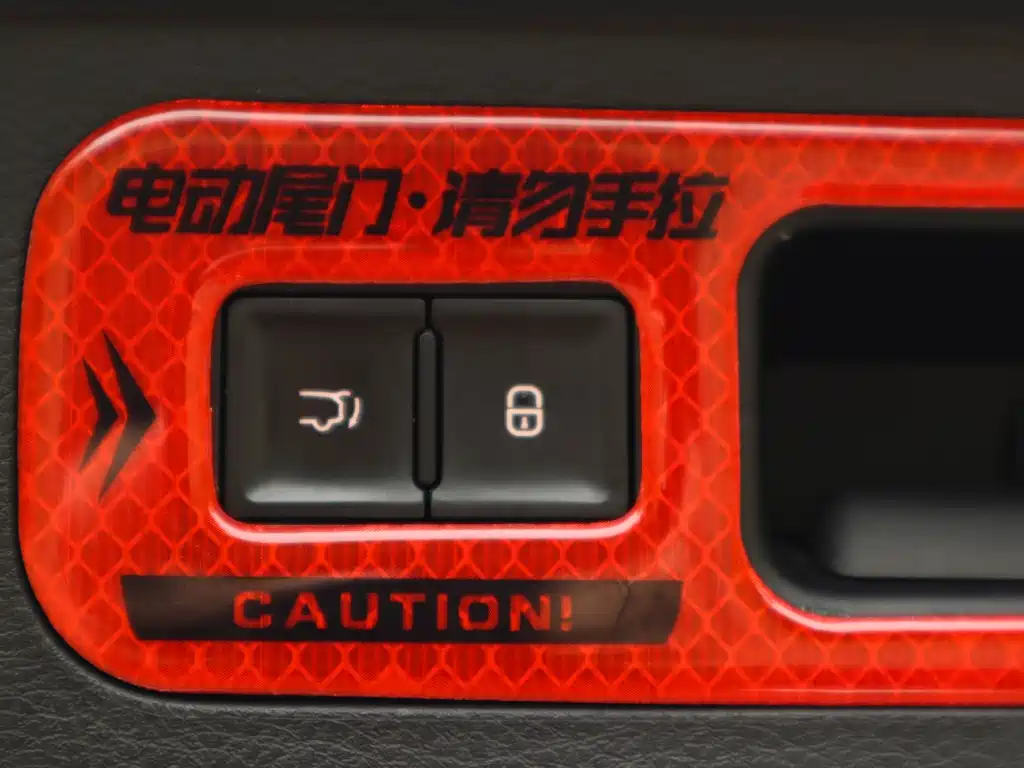 BYD BYD Tang NEV 2023 DM-i Champion Edition 112KM Premium Model 2023 - thumbnail 23
