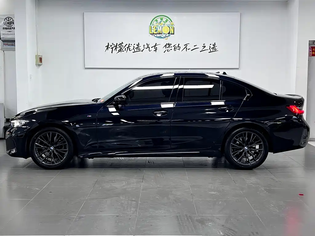 BMW BMW 3 Series 2023 325i M Sport Shadow Night Package 2023 - thumbnail 4