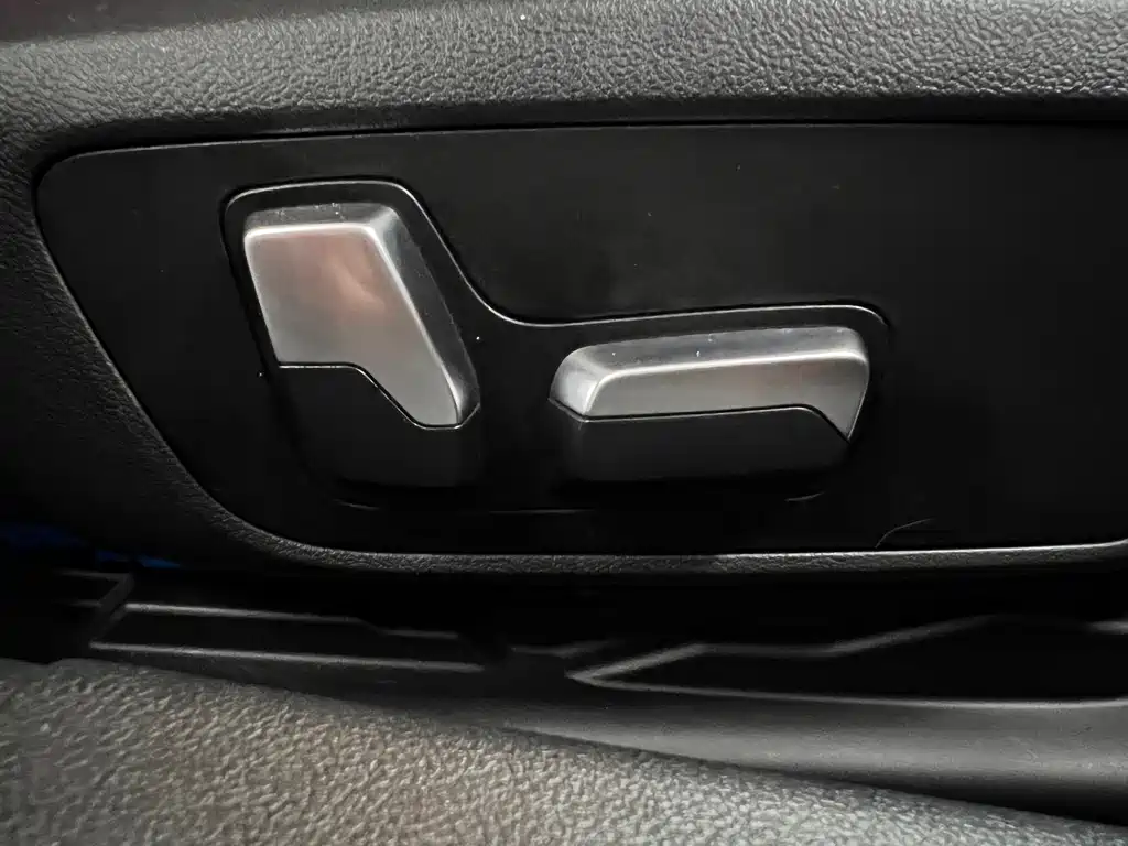 BMW BMW 3 Series 2023 325i M Sport Shadow Night Package 2023 - thumbnail 23