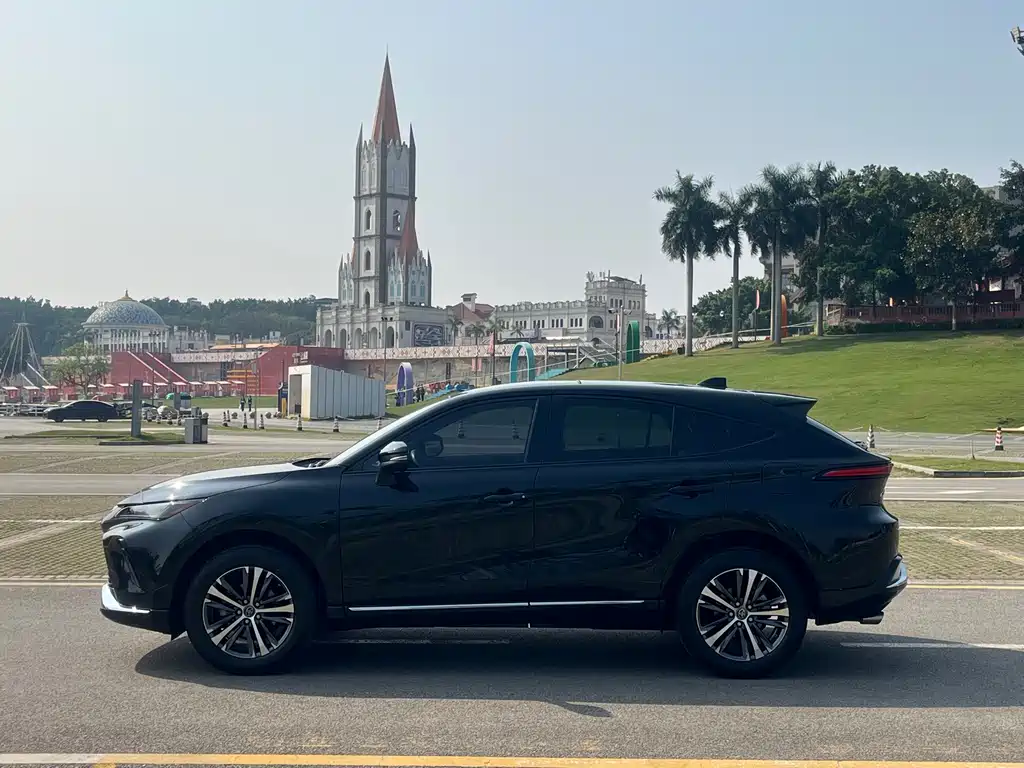 Toyota Venza 2022 2.0L CVT 2WD Luxury Edition 2023 - thumbnail 3