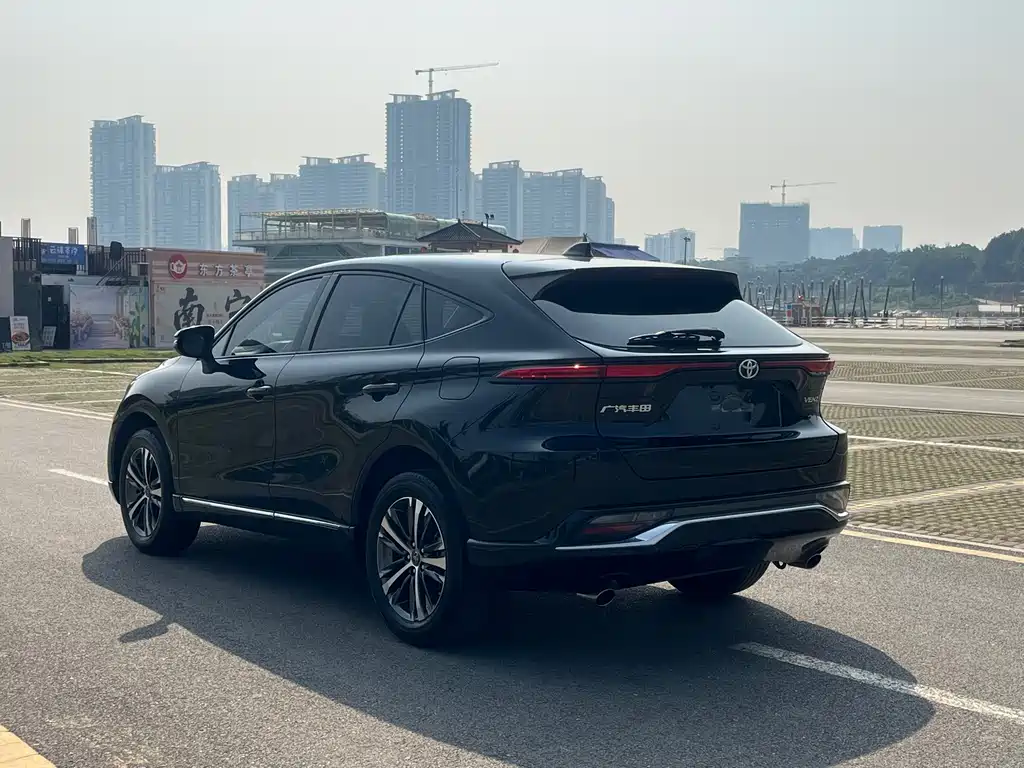 Toyota Venza 2022 2.0L CVT 2WD Luxury Edition 2023 - thumbnail 4