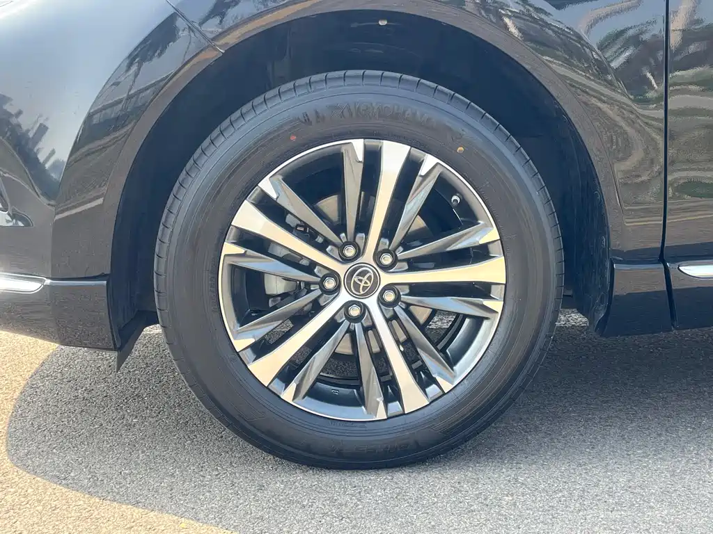 Toyota Venza 2022 2.0L CVT 2WD Luxury Edition 2023 - thumbnail 11