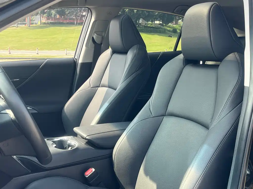 Toyota Venza 2022 2.0L CVT 2WD Luxury Edition 2023 - thumbnail 15