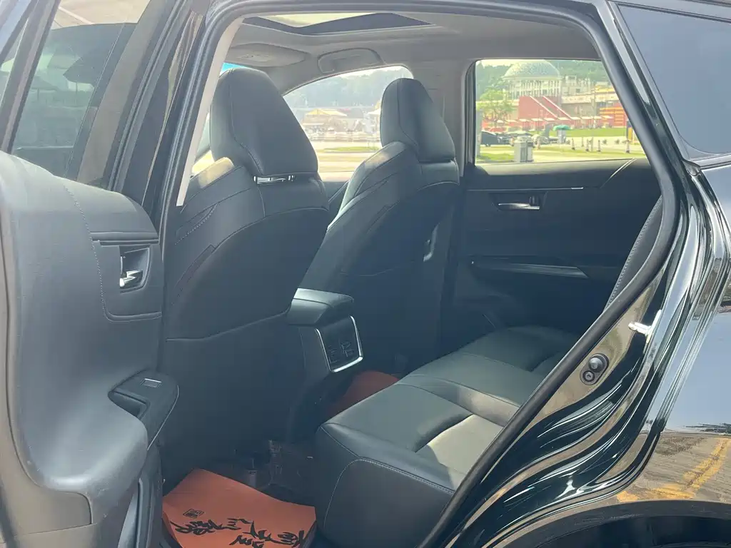 Toyota Venza 2022 2.0L CVT 2WD Luxury Edition 2023 - thumbnail 19