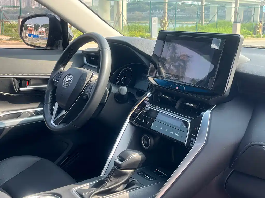 Toyota Venza 2022 2.0L CVT 2WD Luxury Edition 2023 - thumbnail 22