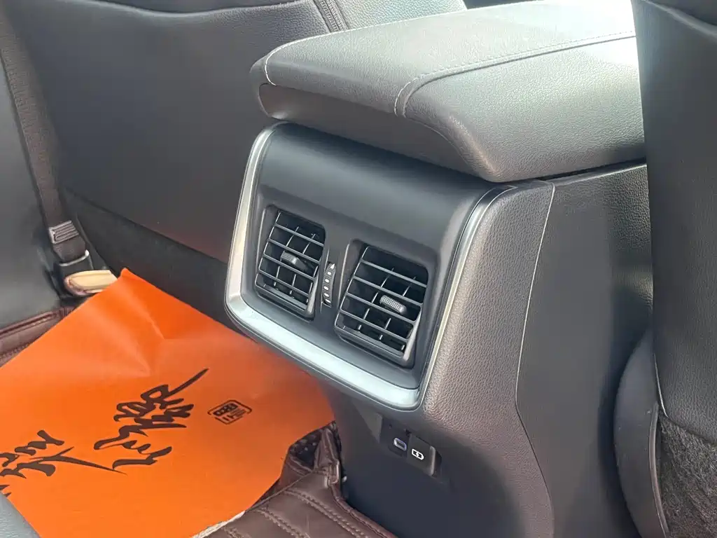 Toyota Venza 2022 2.0L CVT 2WD Luxury Edition 2023 - thumbnail 24