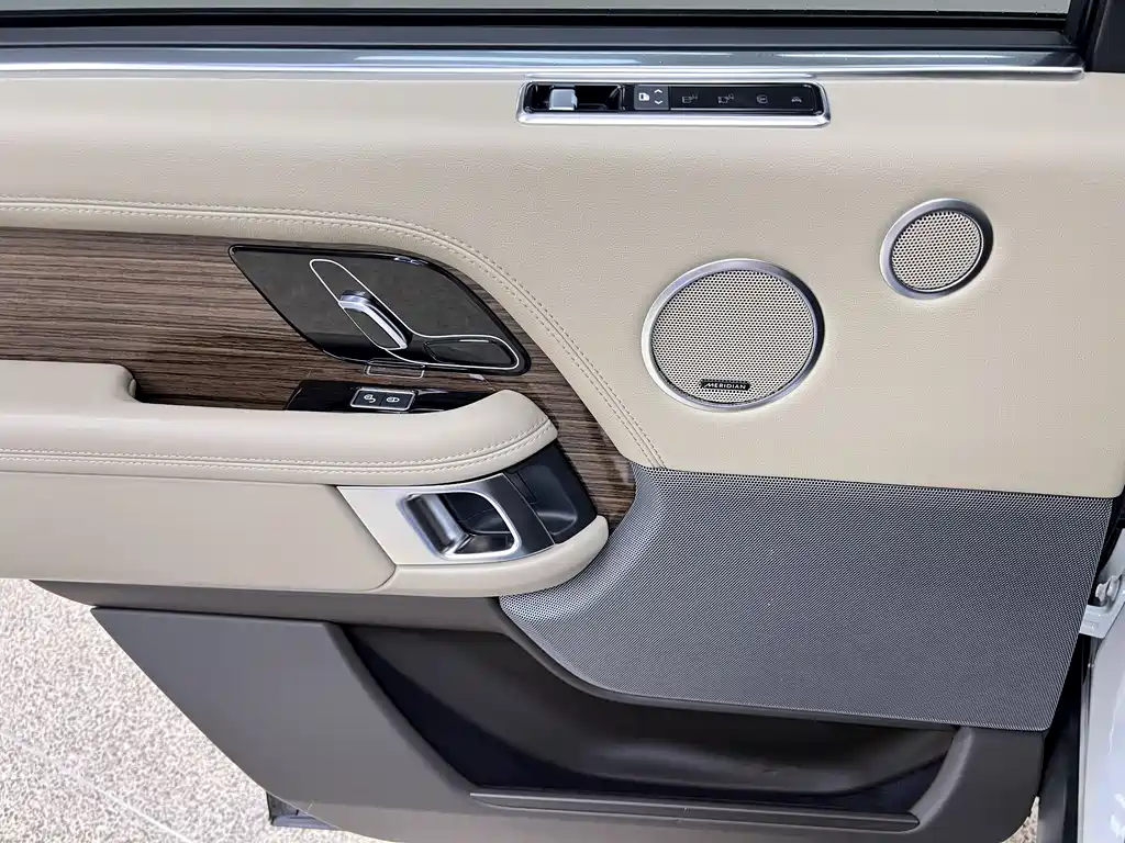 Land Rover Range Rover 2018 3.0 SC V6 Vogue Autobiography Long Wheelbase 2018 - thumbnail 29