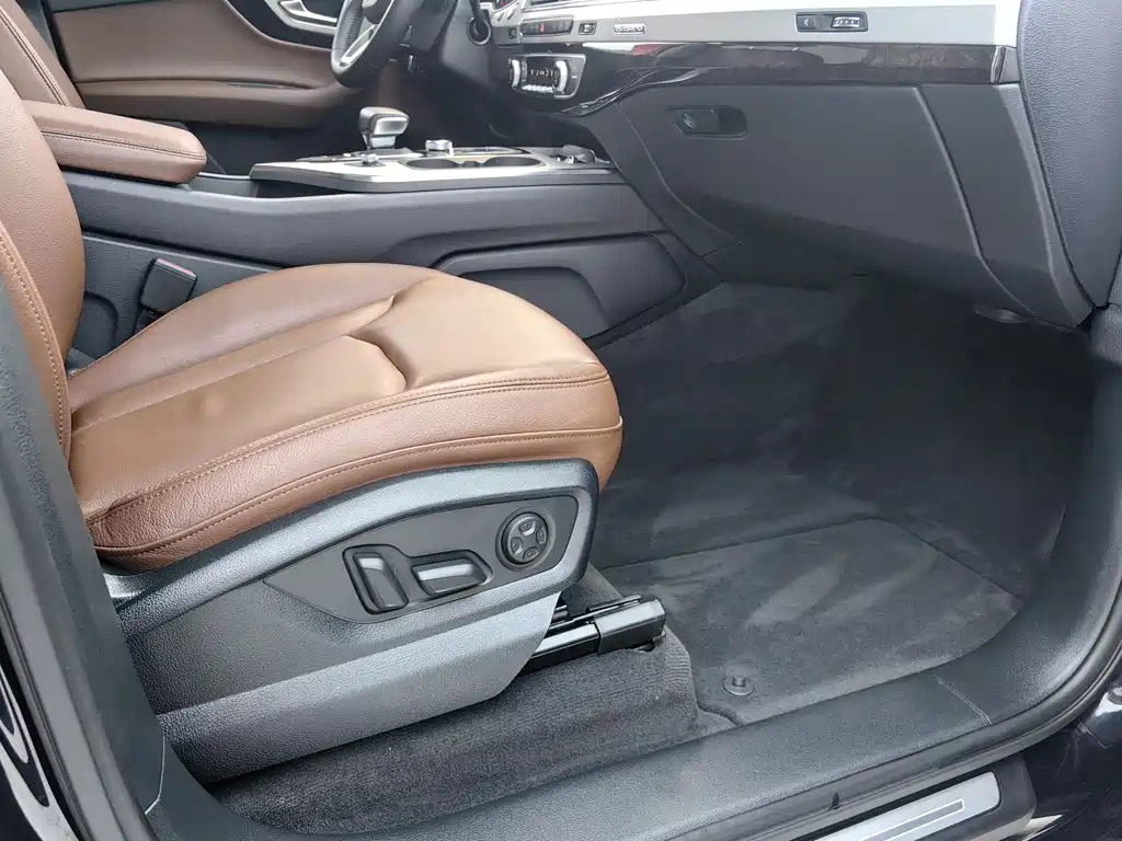 Audi Audi Q7 2019 45 TFSI S line Sport 2019 - thumbnail 25