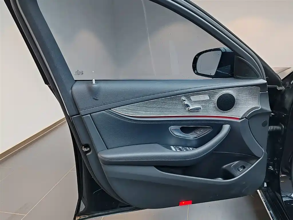 Mercedes-Benz Mercedes-Benz E-Class 2023 E 260 L 2023 - thumbnail 15
