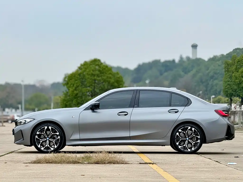 BMW BMW 3 Series 2025 330Li 50th Anniversary Limited Edition 2025 - thumbnail 4