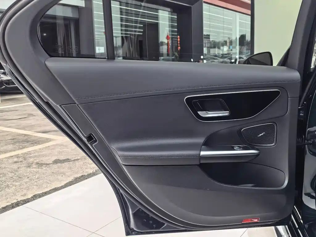 Mercedes-Benz Mercedes-Benz C-Class 2024 C 260 L Sport Edition 2024 - thumbnail 17
