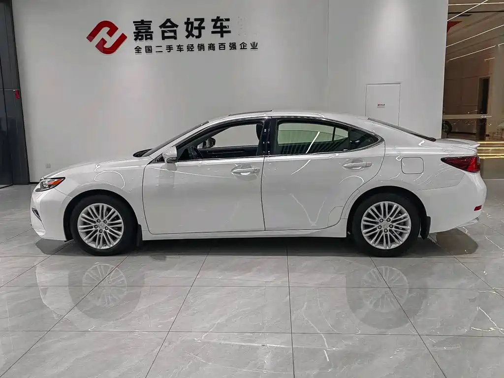Lexus Lexus ES 2015 ES 200 Luxury 2016 - thumbnail 3