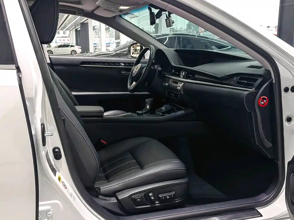 Lexus Lexus ES 2015 ES 200 Luxury 2016 - thumbnail 13