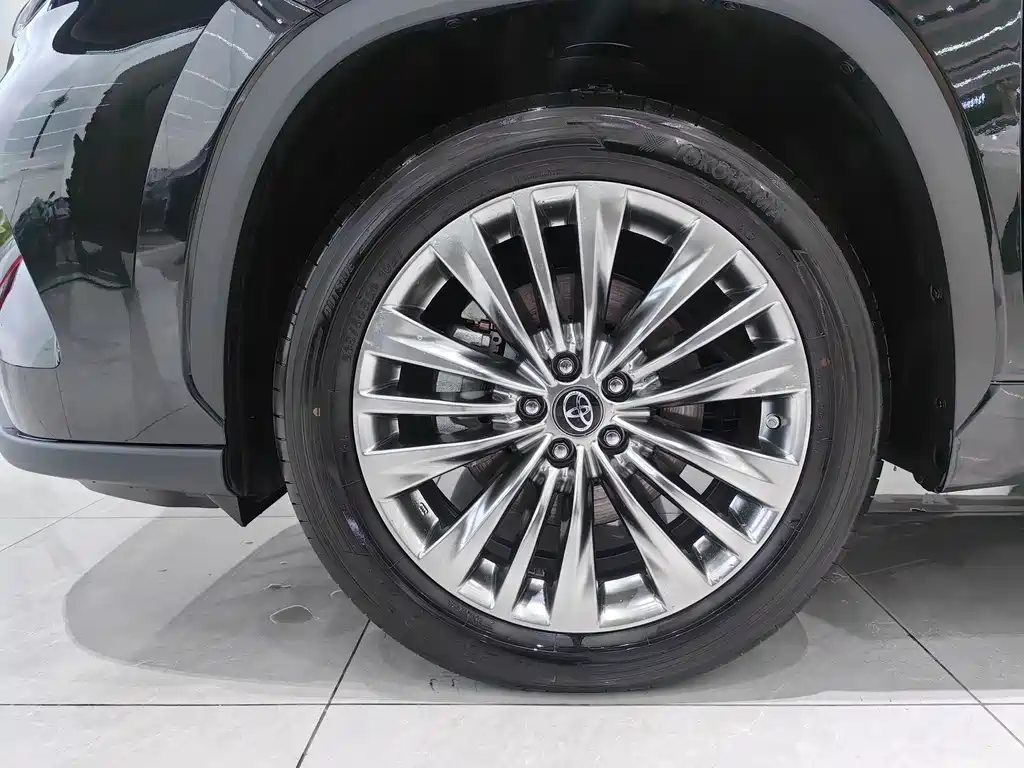 Toyota 2023 Toyota Highlander 2.5L Hybrid AWD Luxury 7-Seater 2023 - thumbnail 4