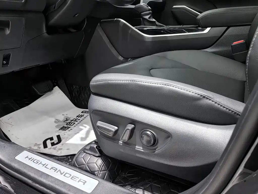 Toyota 2023 Toyota Highlander 2.5L Hybrid AWD Luxury 7-Seater 2023 - thumbnail 6