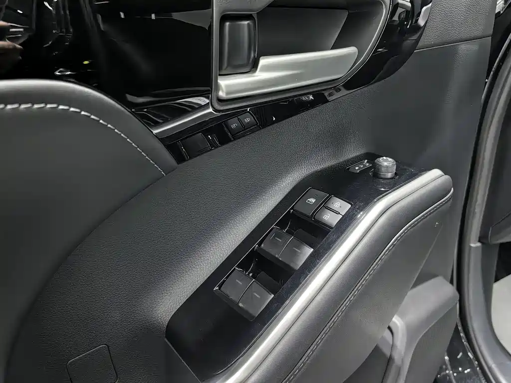Toyota 2023 Toyota Highlander 2.5L Hybrid AWD Luxury 7-Seater 2023 - thumbnail 7