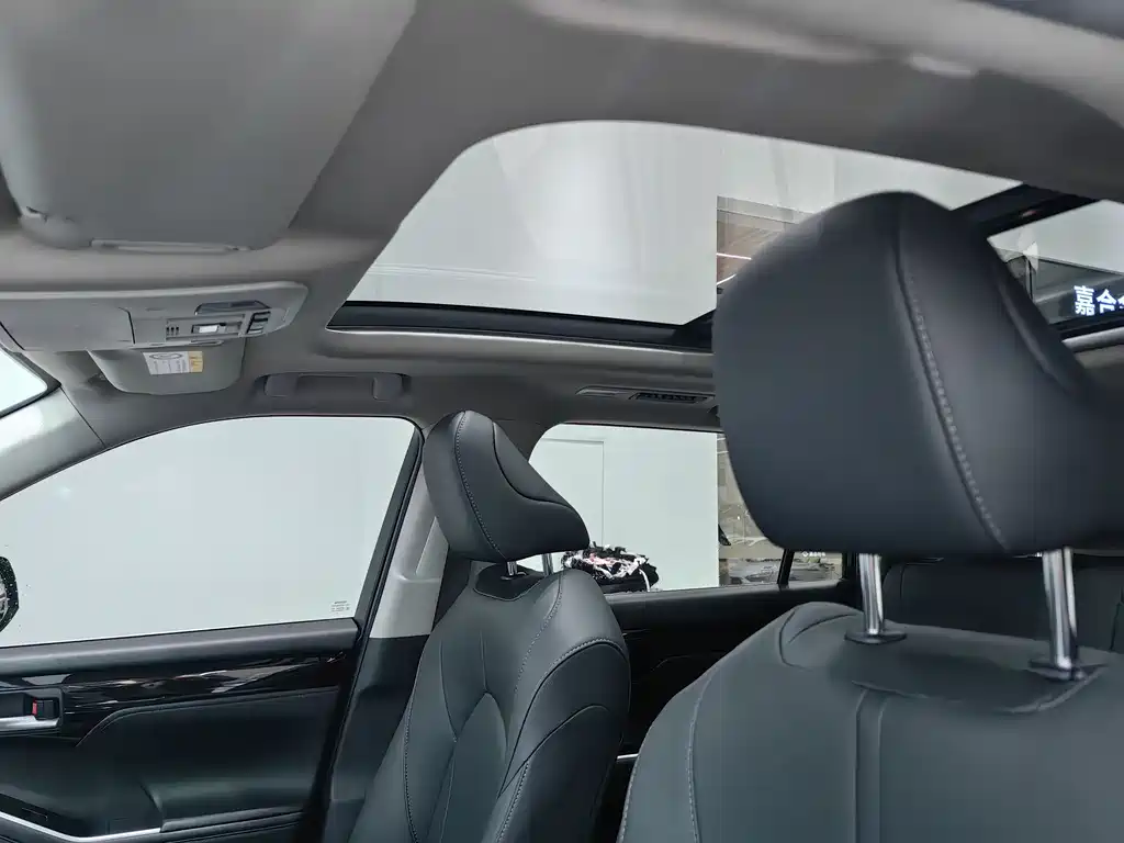 Toyota 2023 Toyota Highlander 2.5L Hybrid AWD Luxury 7-Seater 2023 - thumbnail 8