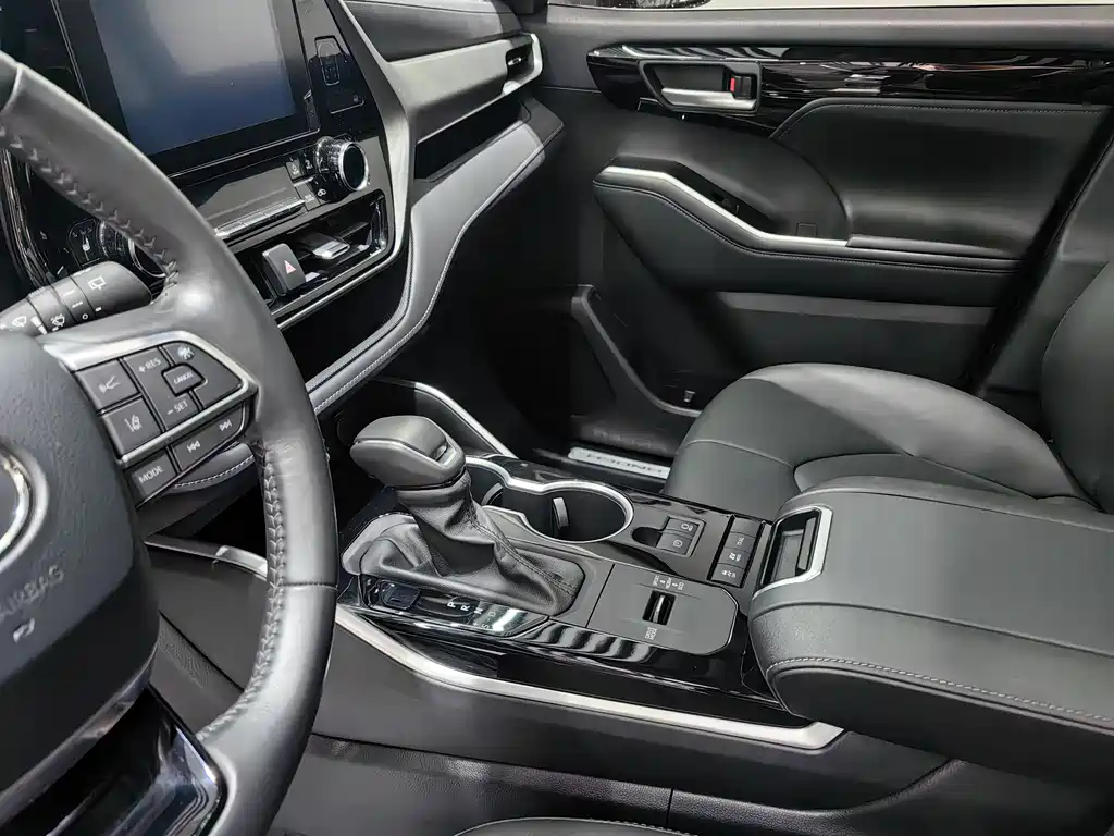 Toyota 2023 Toyota Highlander 2.5L Hybrid AWD Luxury 7-Seater 2023 - thumbnail 9