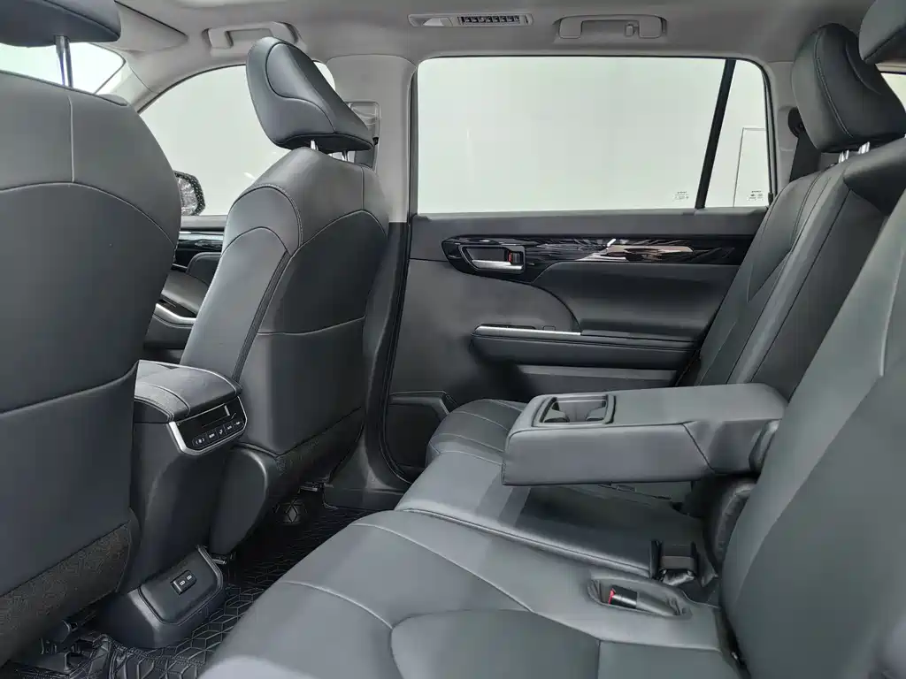 Toyota 2023 Toyota Highlander 2.5L Hybrid AWD Luxury 7-Seater 2023 - thumbnail 12
