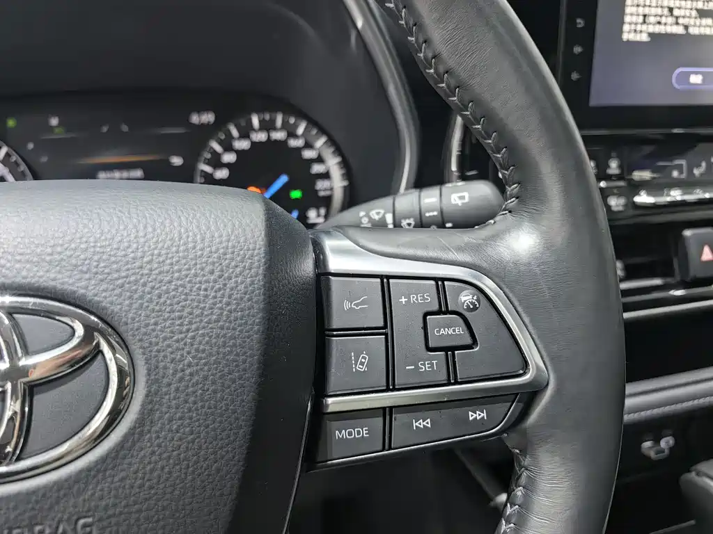Toyota 2023 Toyota Highlander 2.5L Hybrid AWD Luxury 7-Seater 2023 - thumbnail 16