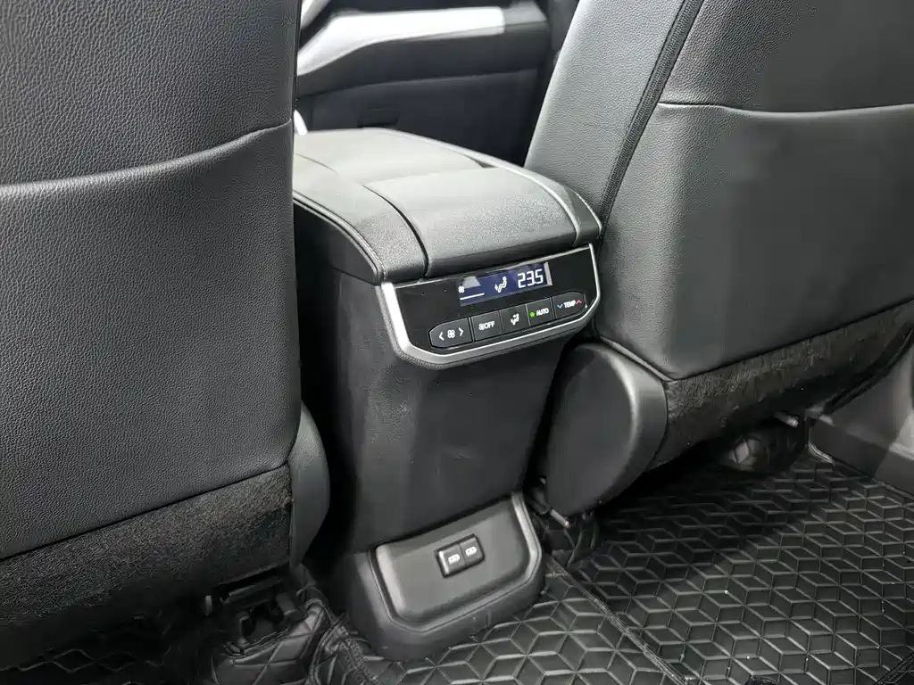 Toyota 2023 Toyota Highlander 2.5L Hybrid AWD Luxury 7-Seater 2023 - thumbnail 18