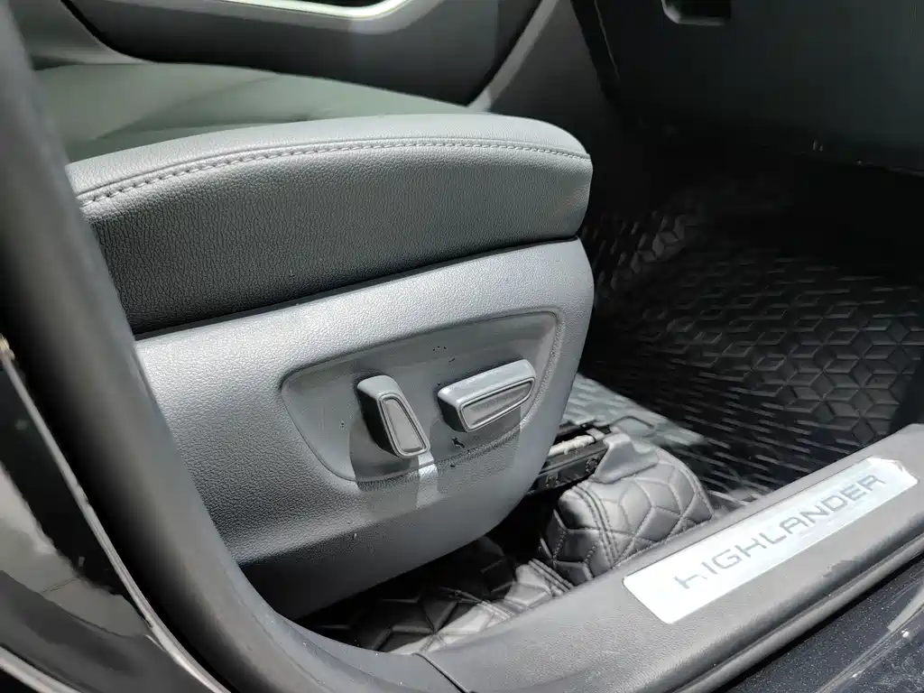 Toyota 2023 Toyota Highlander 2.5L Hybrid AWD Luxury 7-Seater 2023 - thumbnail 26