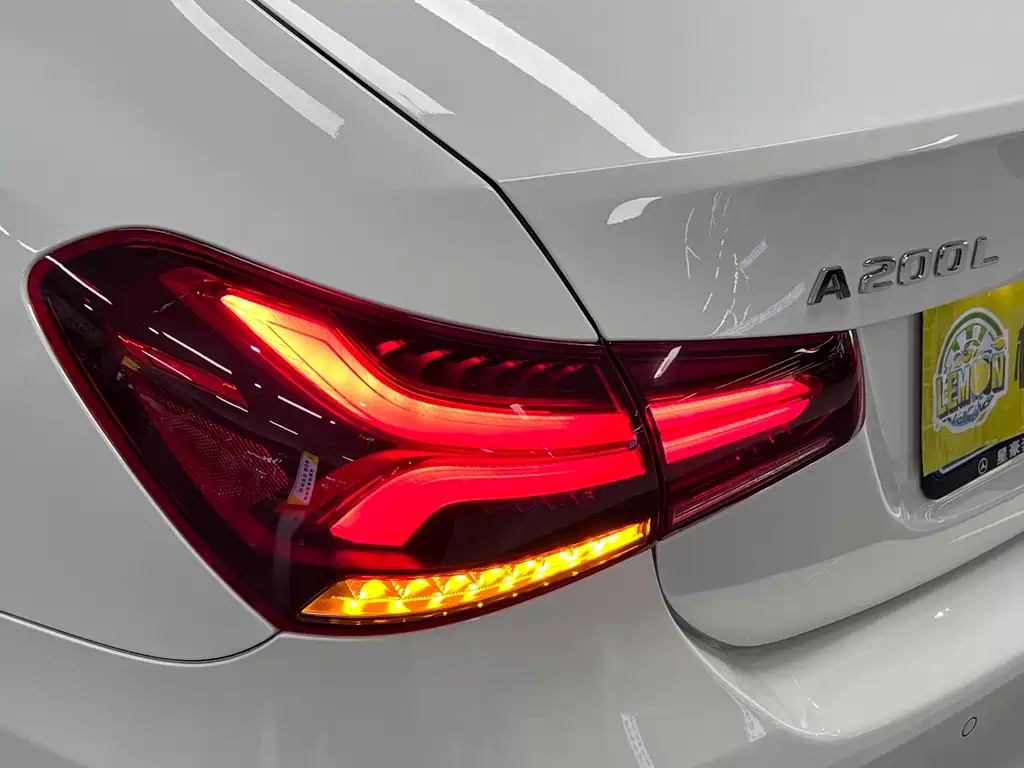 Mercedes-Benz 2022 Mercedes-Benz A-Class A 200 L Sport Sedan Style 2022 - thumbnail 10