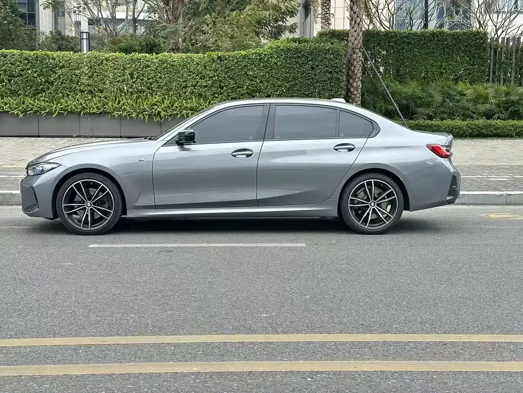 BMW 2024 BMW 3 Series 330Li M Sport Shadowline Package 2024 - thumbnail 3