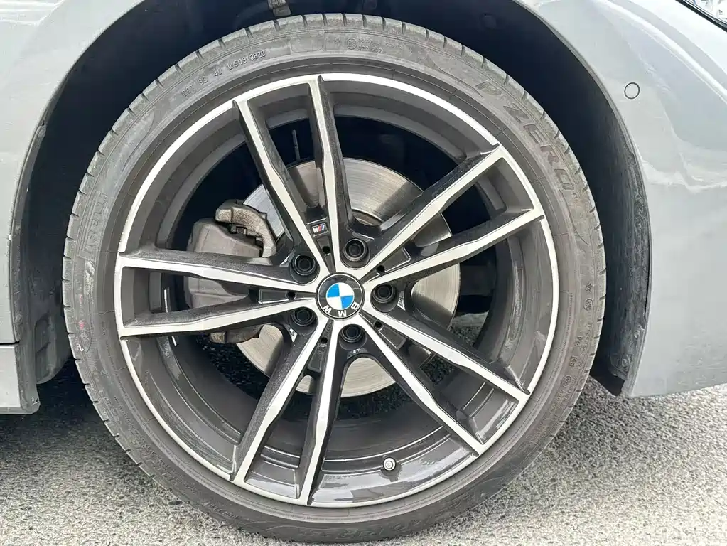 BMW 2024 BMW 3 Series 330Li M Sport Shadowline Package 2024 - thumbnail 7