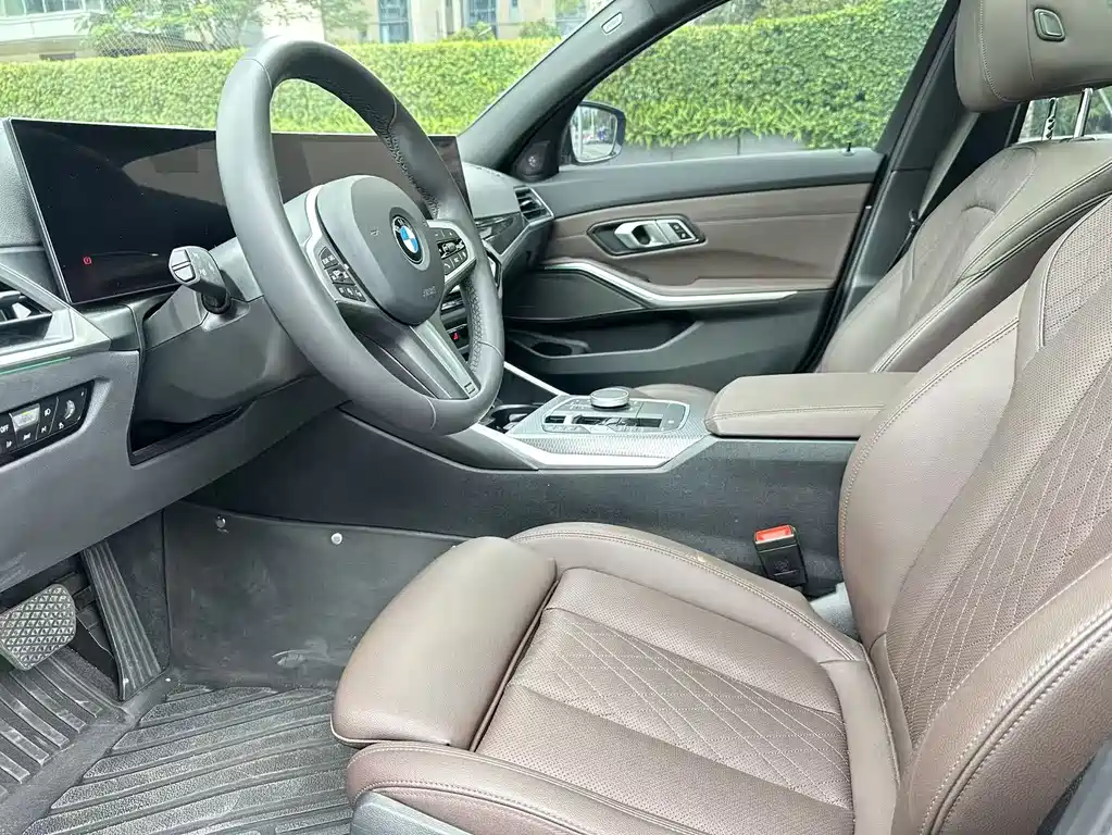 BMW 2024 BMW 3 Series 330Li M Sport Shadowline Package 2024 - thumbnail 11