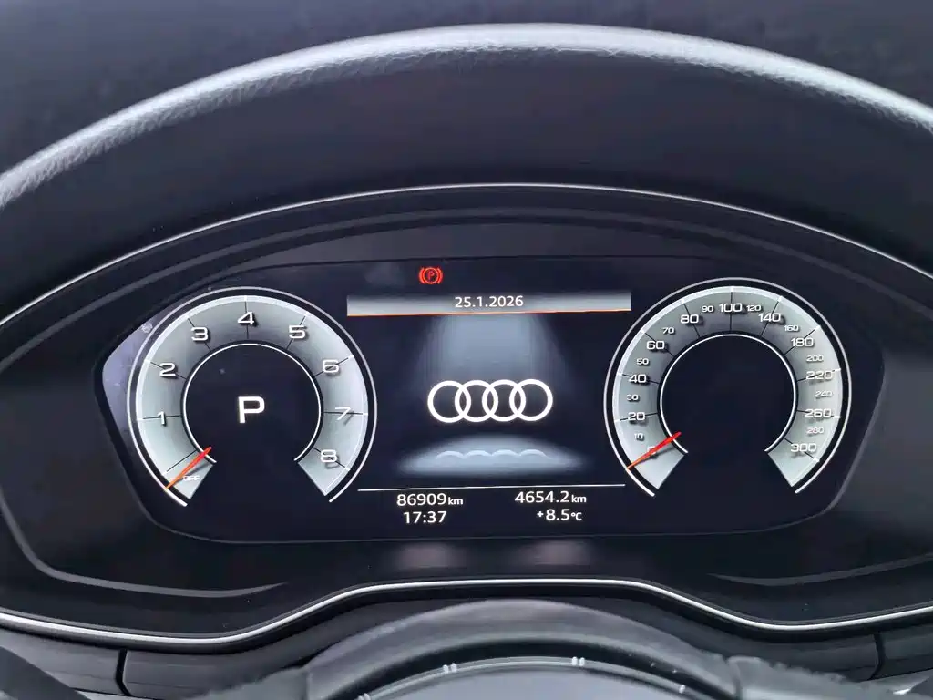 Audi Audi A4L 2022 40 TFSI Luxury Elegant Model 2022 - thumbnail 9