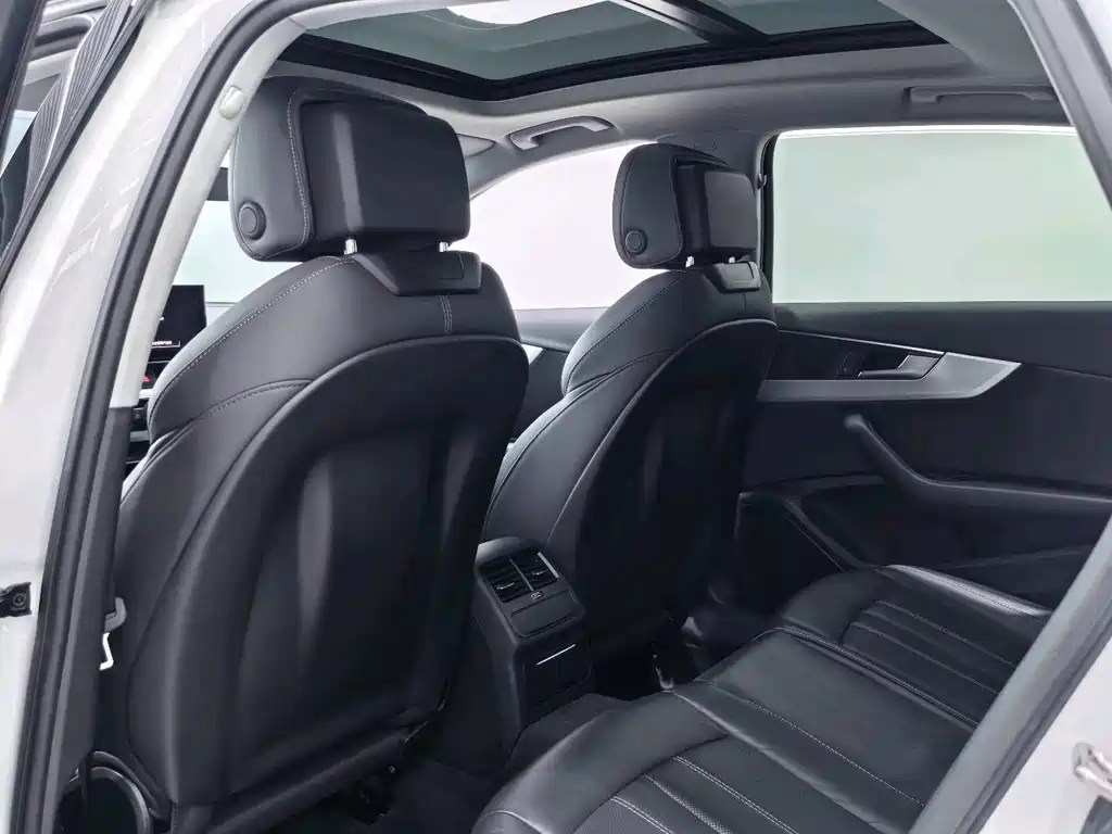 Audi Audi A4L 2022 40 TFSI Luxury Elegant Model 2022 - thumbnail 13