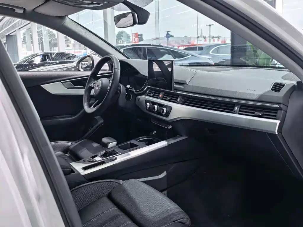 Audi Audi A4L 2022 40 TFSI Luxury Elegant Model 2022 - thumbnail 16